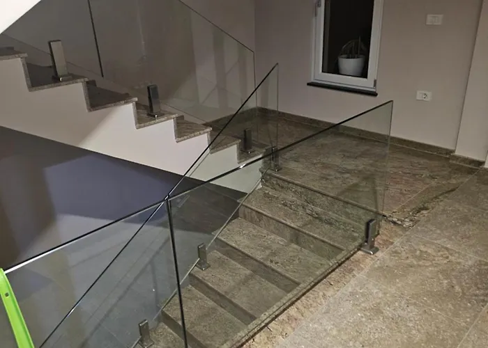 Apartment Dino Saraj *